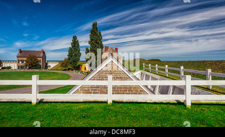 Einen Panoramablick auf den Kasernen und Hauptsitz von der Stadtmauer von Fort Ontario Oswego New York Stockfoto