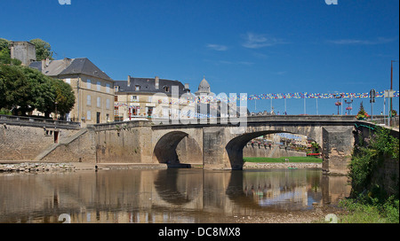 Brücke über die Vézère Fluss in Montignac, Dordogne, Frankreich. Stockfoto