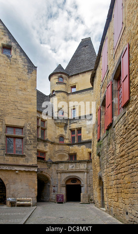 Brücke über die Vézère Fluss in Montignac, Dordogne, Frankreich. Stockfoto