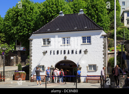 Floibanen Seilbahn Talstation für Berg Floyen in Bergen, Hordaland, Norwegen, Skandinavien, Europa Stockfoto