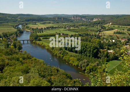 Der Dordogne, wie von Domme, Dordogne, Frankreich zu sehen. Stockfoto