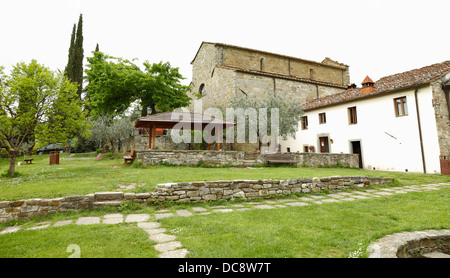 Hof der Kirche Romena, Casentino, Toskana Stockfoto