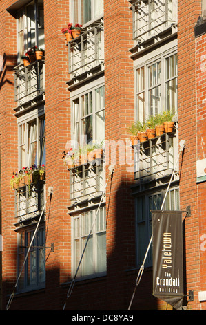 Backstein-Fassade-Eigentumswohnungen in Yaletown, Vancouver, Britisch-Kolumbien, Kanada Stockfoto