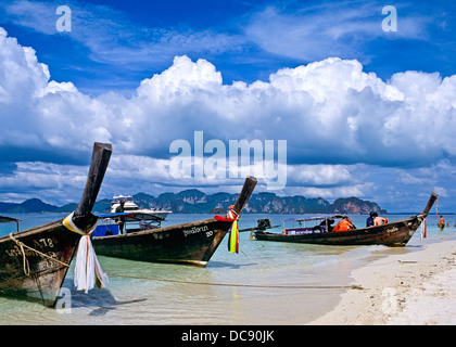 Lange Tailed Taxiboote Ko Poda Island Krabi Thailand Südostasien Stockfoto