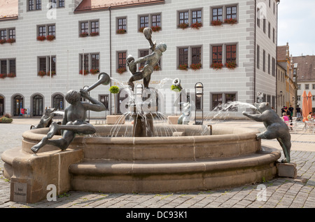 Brunnen am Marktplatz, Narren Und Musikanten, Torgau, Sachsen, Deutschland Stockfoto