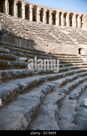Aspendos griechische römische Amphitheater und Viadukt in der Türkei. Stockfoto