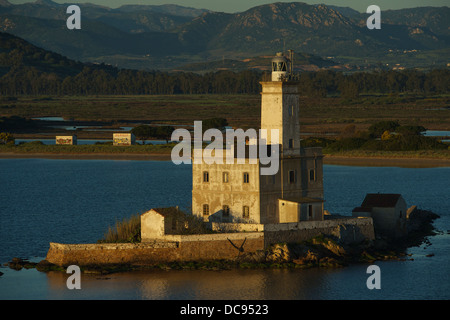 Nähert sich der Prot von Olbia mit der Fähre. Leuchtturm von Olbia Stockfoto