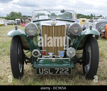 1948-MG TC Midget am weißen Waltham Retro-Festival 2013 Stockfoto