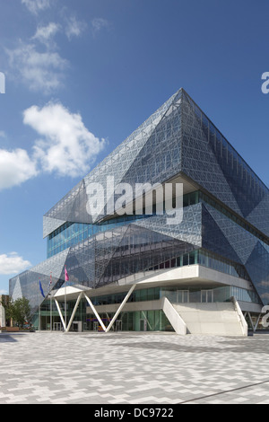 Nieuwegein Rathaus (Stadshuis Nieuwegein), Nieuwegein, Niederlande. Architekt: 3XN, 2012. Außen mit Glas gemustert silksc Stockfoto