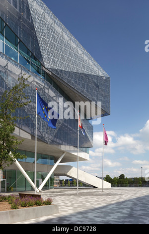 Nieuwegein Rathaus (Stadshuis Nieuwegein), Nieuwegein, Niederlande. Architekt: 3XN, 2012. Außen mit Glas gemustert silksc Stockfoto