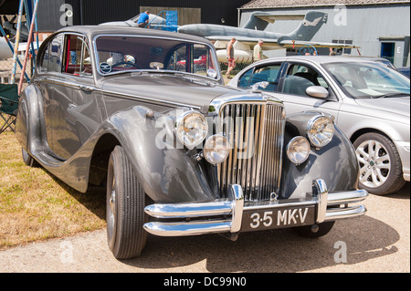 De Havilland Museum Frontgrill Maskottchen Emblem logo Detailansicht Jaguar 3,5 liter Markierung 5 Liter 4 Türer limo Limousine 1948 / 1951 Stockfoto