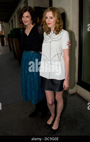 London, UK. 13. Aug, 2013.Laura Carmichael aus der Fernsehserie Downton Abbey zu sehen Ankunft im Mayfair Hotel in London © WFPA Stockfoto