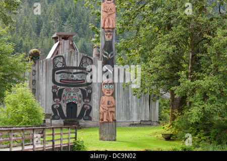 USA, Alaska, Wrangell. Ansicht des Chief schüttelt Tribal House. Stockfoto