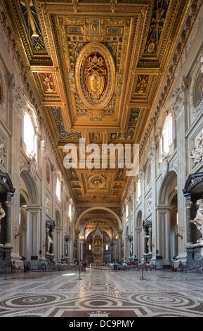 Kirchenschiff, päpstlichen Erzbasilika San Giovanni in Laterano, Arcibasilica Papale di San Giovanni in Laterano, Rom, Italien Stockfoto