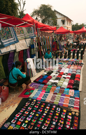 Elk209-1095v Laos, Luang Prabang, Handwerkermarkt Stockfoto