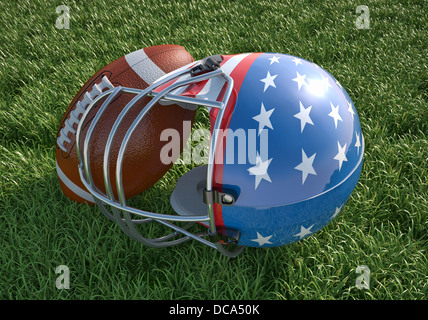 US-amerikanischer American-Football-Helm verziert als amerikanische Flagge mit Sternen und Streifen und Ball, auf dem Rasen. Hautnah. Stockfoto