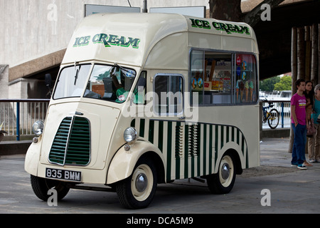 Old Fashioned Eiswagen, Southbank, London, England Stockfoto