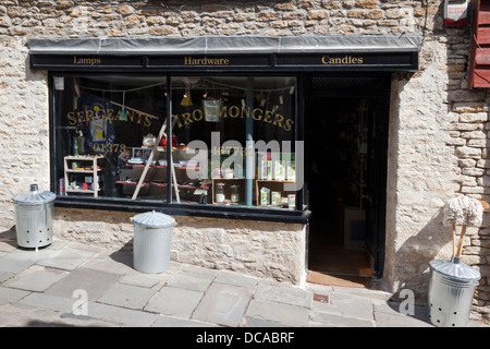 Sergeant Ironmongers, Catherine Hill, Frome, Somerset, England, Großbritannien Stockfoto