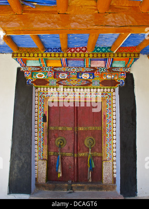 Tibetischen Stil Tür Dekoration eines Klosters in Nubra Valley Stockfoto