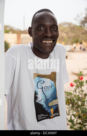 Ein Goree Bewohner der ethnischen Gruppe der Wolof, ursprünglich aus Norden von Dakar. Goree Island, Senegal. Stockfoto