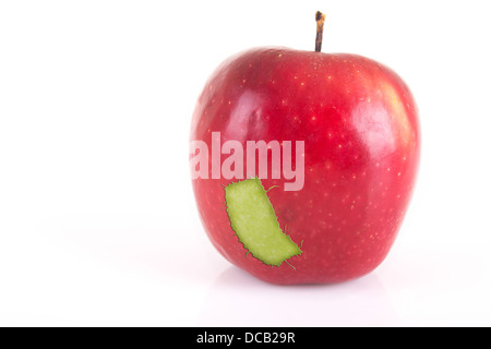 Apfel mit grünen Patch isoliert auf weiß Stockfoto