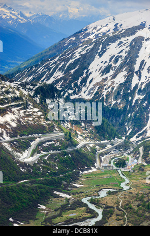 Haarnadel auf der Furka und Grimsel Pass in den Schweizer Alpen, in der Nähe von Gletsch Stockfoto