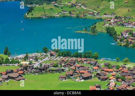 Blick auf Lungern und dem See entnommen Brunig Pass, Schweiz Stockfoto