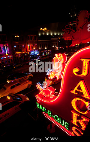 Buchsen Grill Bar-b-Que am Broadway in Nashville Tennessee USA nachts Stockfoto