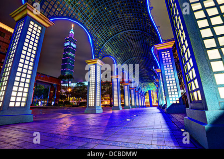 Nächtliche Stadtbild in Taipeh, Taiwan. Stockfoto