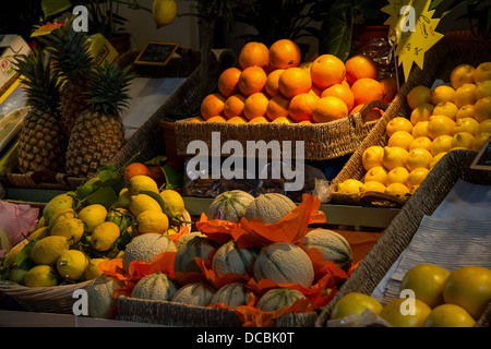 Obst auf einen französischen Markt Stockfoto