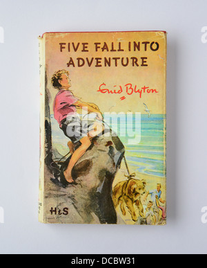 Enid Blytons "Fünf fallen ins Abenteuer" neunte fünf Freunde Buch, Surrey, England, Vereinigtes Königreich Stockfoto