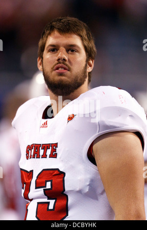 North Carolina State Wolfpack guard Andy Jomantas (73) an der Seitenlinie gegen die Virginia Cavaliers im vierten Quartal Stockfoto