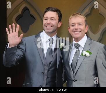 Alan Hughes, Karl Broderick Alan Hughes und Karl Broderick Hochzeit in The Unitarian Church St. Stephens Green Dublin, Irland - 30.09.11. Stockfoto