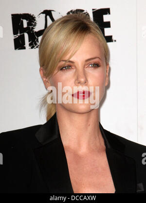 Charlize Theron offizielle launch-Party für das am meisten erwartete Video-Spiel des Jahres "Rage" Chinatown historischen zentrale Plaza Los Angeles, Kalifornien - 30.09.11 Stockfoto