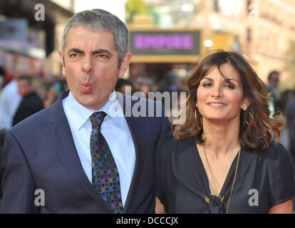 Rowan Atkinson und Sunetra Sastry Johnny English Reborn - UK Filmpremiere bei Empire Leicester Square - Ankünfte London, England - 02.10.11 statt Stockfoto