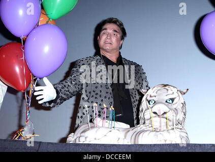 Roy Horn The Mirage feiert Meister Illusionist Roy Horn Geburtstag an Siegfried und Roy es Secret Garden und Dolphin Habitat im The Mirage Resort &amp; Casino Las Vegas, Nevada - 02.10.11 statt Stockfoto