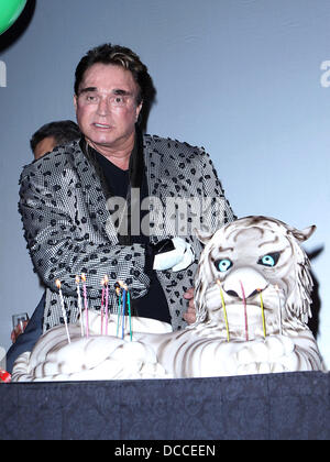 Roy Horn The Mirage feiert Meister Illusionist Roy Horn Geburtstag an Siegfried und Roy es Secret Garden und Dolphin Habitat im The Mirage Resort &amp; Casino Las Vegas, Nevada - 02.10.11 statt Stockfoto