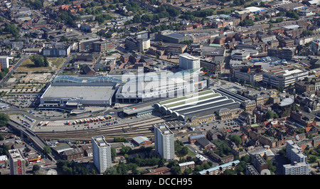 Luftaufnahme des Bahnhof Hull Paragon und das St Stephen Einkaufszentrum Hull, East Yorkshire Stockfoto