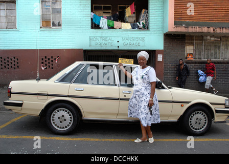 Taxifahrer, Lena Mankope Mahalefa in der überfüllten Innenstadt von Johannesburg. Südafrika 2007 Stockfoto