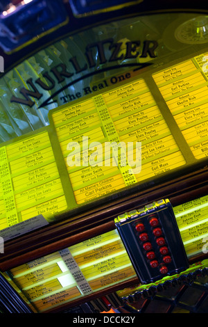 Die Jukebox mit berühmten Rock ' n roll Datensätze in den Sun Studios in Memphis Tennessee USA Stockfoto