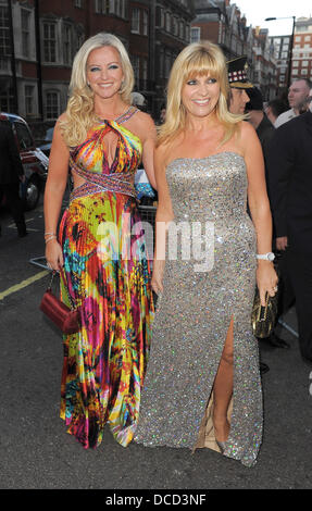 Michelle Mone und Yvie Burnett 2011 Pride Of Britain Awards statt im Grosvenor House - draußen Ankünfte London, England - 03.10.11 Stockfoto