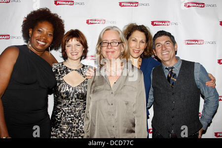 Saidah Arrika Ekulona, Mary Bacon, Lisa Peterson, Randy Graff und James Lecesne die Opening Night after-Party für die Off-Broadway-Produktion von "Mutterschaft Out Loud" auf 48 Lounge New York City statt, USA - 04.10.11 Stockfoto