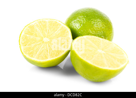 Frische grüne Limes. Isoliert auf weiss Stockfoto