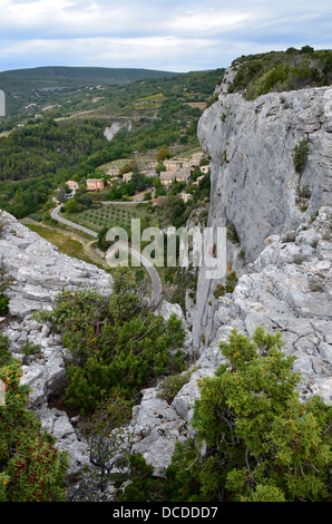 Die Klippen von Lioux (Vaucluse) - Falaise de Lioux Departement Vaucluse, Provence-Alpes-Côte d ' Azur, Stockfoto