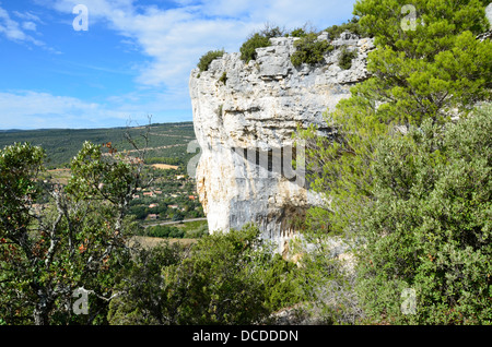 Die Klippen von Lioux (Vaucluse) - Falaise de Lioux Departement Vaucluse, Provence-Alpes-Côte d ' Azur, Stockfoto