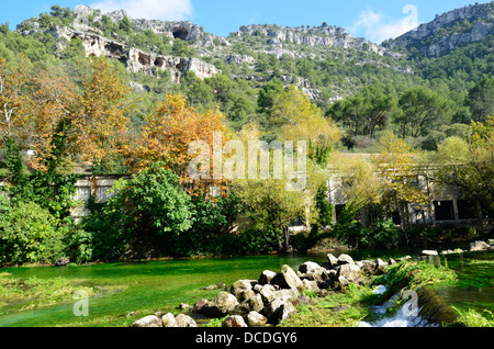 Fontaine-de-Vaucluse eine Kommune in der Vaucluse, Provence-Alpes-Côte d ' Azur, Südosten Frankreichs. Stockfoto