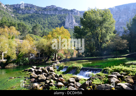 Fontaine-de-Vaucluse eine Kommune in der Vaucluse, Provence-Alpes-Côte d ' Azur, Südosten Frankreichs. Stockfoto