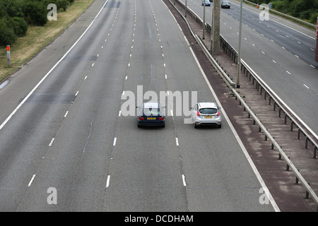 Treiber auf der a1 (m) in Cambridgeshire wurden gesichtet, Lane-Beschlag, aber ab morgen könnte Millionen für das Delikt bestraft werden. Stockfoto