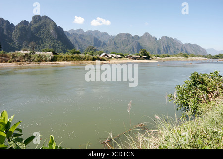Wunderschöne Landschaft rund um Vang Vieng, Laos Stockfoto