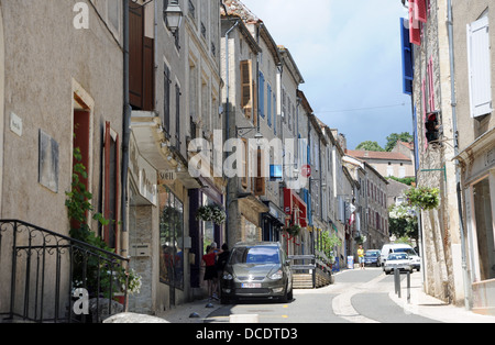 Einkaufsstraße in mittelalterlichen Stadt von Puy L'Eveque im Bereich viel Region oder Abteilung des South West Midi - Pyrenäen in Frankreich Stockfoto
